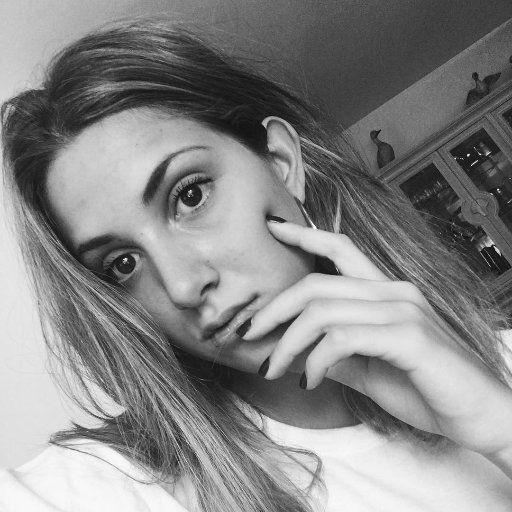 Paulina_s98's profile picture. I like to go out at night when I'm free🥂 I love them💖💜