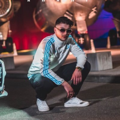 Edin96559922's profile picture. 🥥🥥🥥