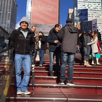 Periodista, amante de la música, padre de dos hijos hermosos y casado con una mujer maravillosa.