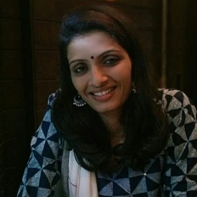 DesaiKaxa's profile picture. @Sonamakapoor 😝
#GarbaHolic😍
#ShoesAddicted👠
#BookLover📖
#MomDadBro❤
@NirmaUniversity 🏬