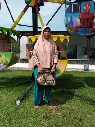 Khuzaem17493417's profile picture. Bahagia