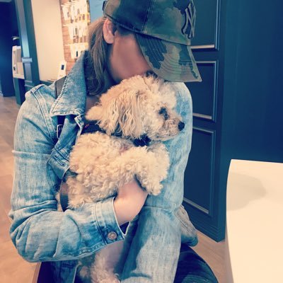 simeone_gina's profile picture. 🌻 insta: gina_rosemarie