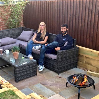 Garden Design and Landscaping Duo 👷🏽‍♂️👷🏼‍♀️ Creating high quality bespoke outdoor spaces for our clients. 🌳🌸🌿🌼