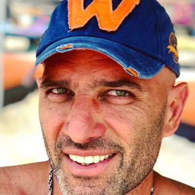 kicodangelo's profile picture. de pendejo yo aprendí, a quererte de verdad ! 💛💙