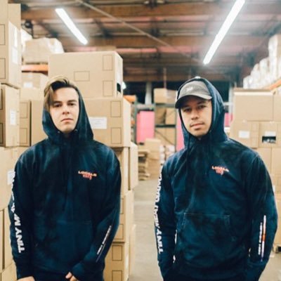 OutTiny's profile picture. follow @noelloops or @loopingko if you want more consistent posts lol