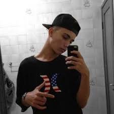 JLcs72013385's profile picture. 