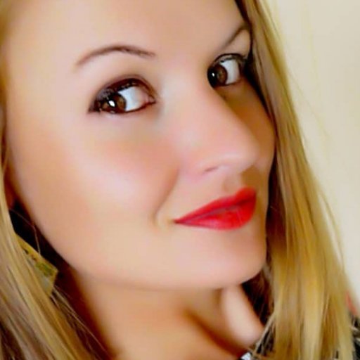 laura_romerorod's profile picture. 💖Te ayudo a darle forma a tu conocimiento para que puedas reinventarte y convertirte en un profesional único 💎 
📝GUIA /REUNION GRATIS 👇