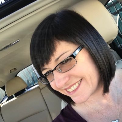 BonnieLeeV's profile picture. Library overlord.