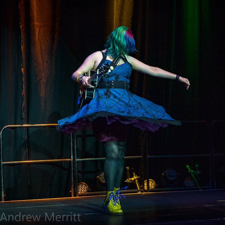 Musician, feminist, activist, therapist. Queer lefty. She/they. Sounds at https://t.co/QORJjnHhbj
Views are my own, not work-affiliated.