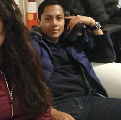 Para lo que uso Twitter: Juegos, apps, capturas de pantalla, seguir políticos y gente de la radio y otras celebridades.