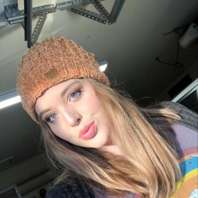 bilbrey_molly's profile picture. don’t even know how to work this thing so