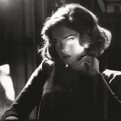 iji_x9's profile picture. قليل من اللاُمبالاِه تجعل الحياة أفّضلُ ,.