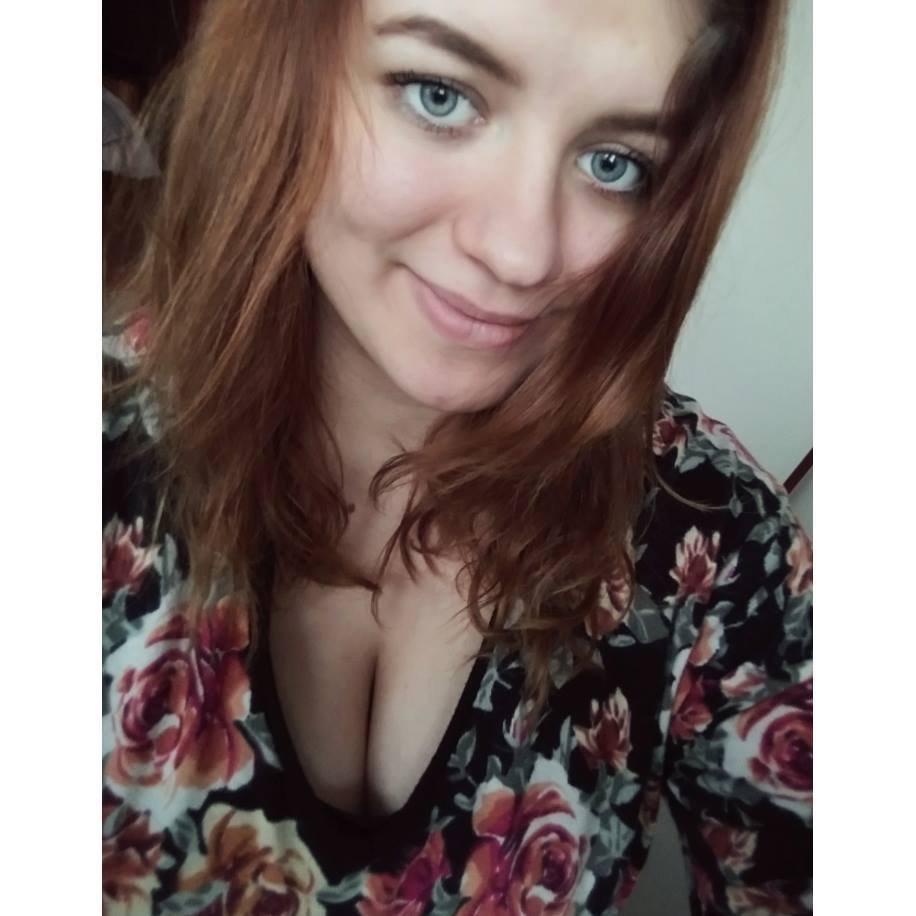 M_Mikulasova's profile picture. Nikoho upovídanějšího neznáte. Směju se hrozně nahlas a občas u toho omylem chrochtám. Za kvalitní kafe utrácím víc než za oblečení. Strašně nerada se vzdávám.