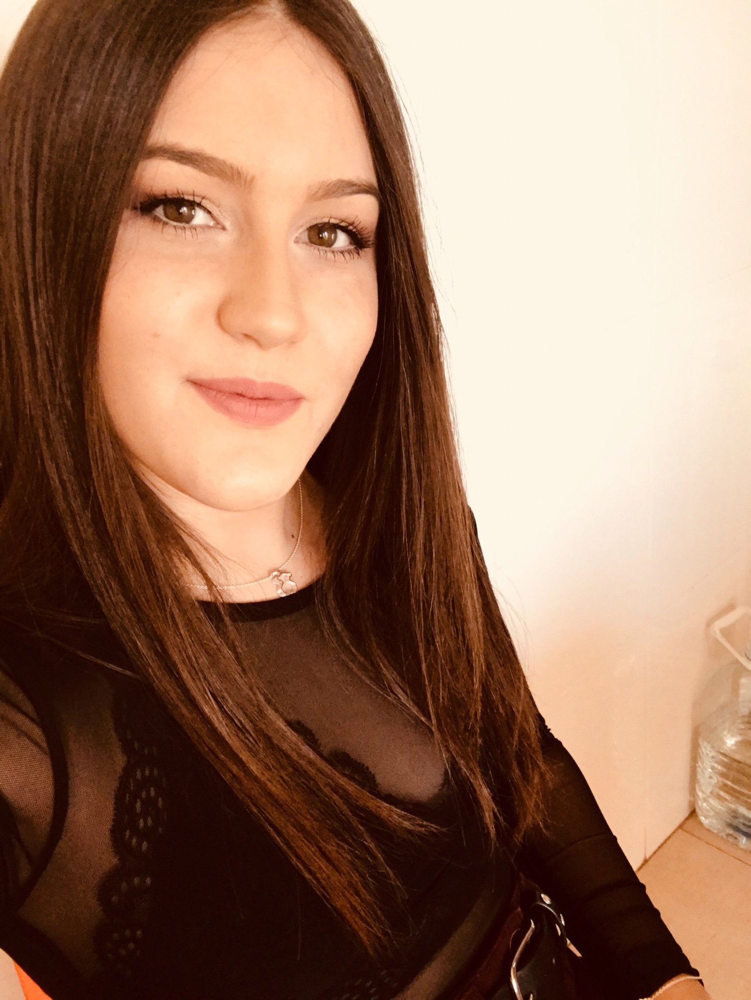 ThaisAmoros's profile picture. Que todo lo que se guarda, un dia, vuelve a relucir