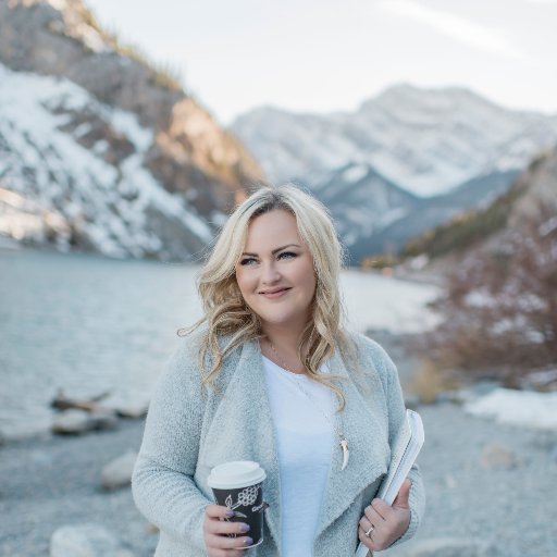 🎙Host of #TheGlowGetterPodcast • Business & Social Media Coach • Soon-to-be-Author • Award-Winning Event Planner • Mountain Girl🏔 • @timhortons Tea Lover ☕️