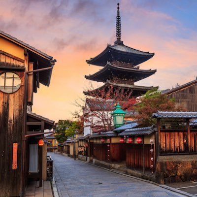 京都の観光情報、歴史や文化、その他情報を配信します。リツイート多めです。カテゴリーに分けてリストを作成してます。ご参照下さい。元旅行社、ホテル勤務、京都検定2級、総合旅行業務取扱管理者。