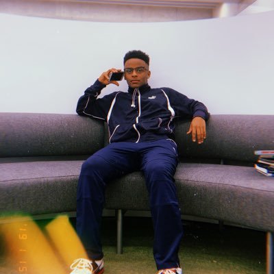 EsayasYonathan's profile picture. continuing a legacy...✍🏽
