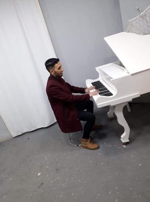 zCbIv1Gu09iQTWs's profile picture. 