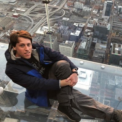 kirekire2002's profile picture. Economista