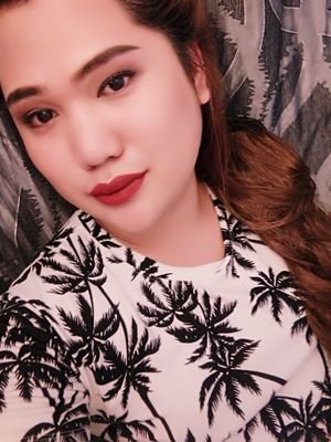 yhurie012793's profile picture. 