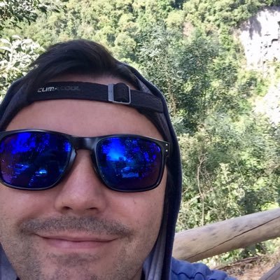 amante de la tecnología y desarrollo de objetivos, padre de dos hermosos hijos y pareja de una hermosa mujer