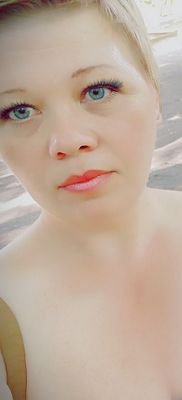 ym5bjEb1mL3GdCF's profile picture. 