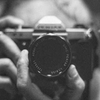 Professional physicist, amateur chemist and eclectic photographer.
