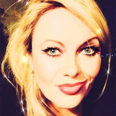 Zweitschoenste's profile picture. Ex-Wahlfrankfurterin • Cosmopolitin • Visionärin • Selbstdenkerin