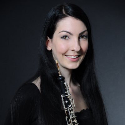 Freelance oboist and cofounder of @TailleferreE. @rcmlondon alumna.