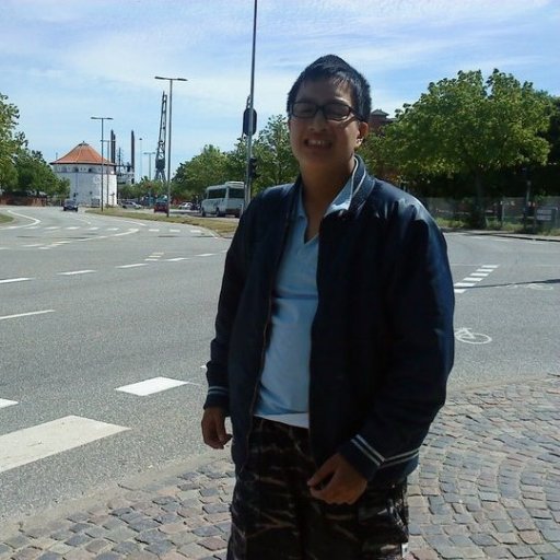 uylevu1998's profile picture. 