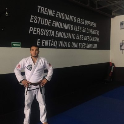 Sou Administrador de Empresas, atleta da equipe Pedra 90. Grande fã da ARTE SUAVE - JIU JITSU e JUDO.