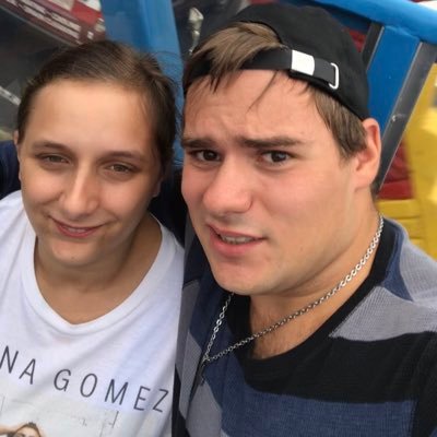 Musician🎵, chef and artist. Anything punk and emo is my type of music. I’m also a fan of Green Day, Lit and Eve 6. 😎 And Brittany is my angel. ❤️ 12/3/2011