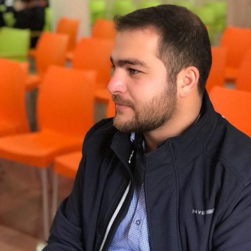 Journalist | 🇮🇷🤿📝👨👩👧💍⚽
میان حق و باطل مانده بودیم
حسین آمد مسلمان کرد ما را