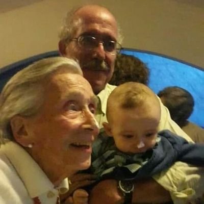 antoniodeleon_e's profile picture. Con respeto a la dignidad de las personas, convencido del rol de un Estado que cree mercado libre y una sociedad q acceda a servicios públicos q la desarrollen