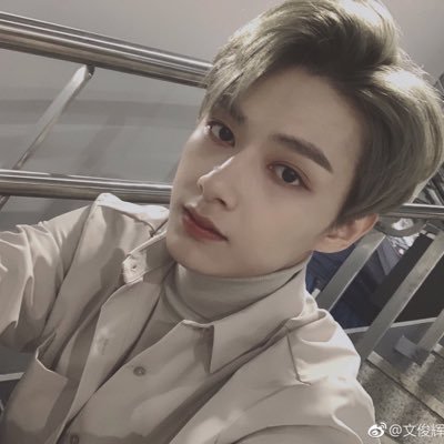 我们跟你一起坐吧 #문준휘 #준 #JUN #文俊辉