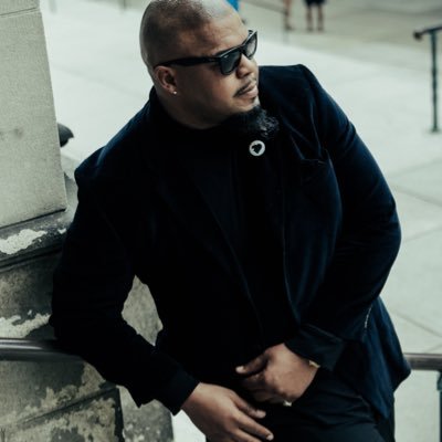 6’7” #MusicProducer #MixingEngineer #Grammy #Emmy 🏆 Cred: #RobertGlasper #Bilal #MilesDavis #TheApolloDoc #JohnyCash #Ledisi #ΑΦΑ 🤙🏽🖤💛