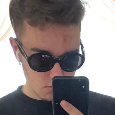 neotkupit's profile picture. 🖤