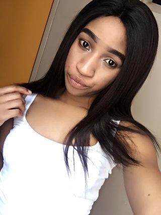 NomqheleNikki's profile picture. 💛Mother of 1 ❤Taurus Bae 💪Fitness Freak 💙God's child 🍲FoodLover 👪Family Orientated ⚽🔴Manchester United🇿🇼Proudly