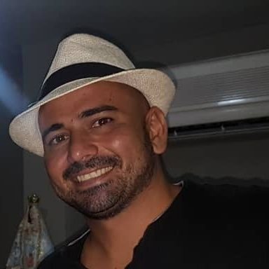 Papa de Alessia y Alessandro, Cocinero, Karateca, Pelotero, Pescador deportivo, Magallanero, Italiano medio medio, pero Margariteño hasta la pata.