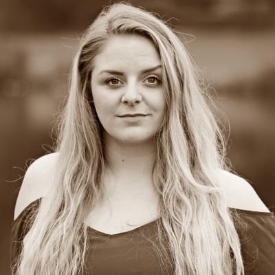 South Wales Headshot & Portrait photographer.
