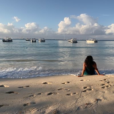 findnita's profile picture. 