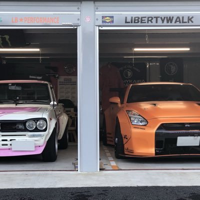 LibertyWalk R35 GTRマットオレンジ🍊 →top secretR35 GTR 自由に歩るきすぎる‼️⭐︎⭐︎⭐︎⭐︎⭐︎ 出没地 大黒PA、辰巳PA、海ほたるPA、守谷SA、友部SA 見かけましたら気軽に声掛けて下さいね #LibertyWalk #YuuroTv #GTR #topsecret