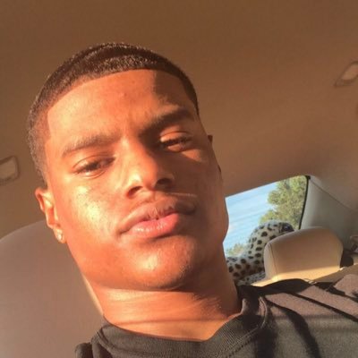 future232323's profile picture. C I N Q