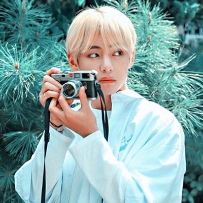 Taehyung is my king💛