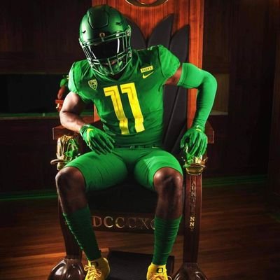 I'm a football savage.#ScoDucks #GoDucks 🦆
let's talk college football.