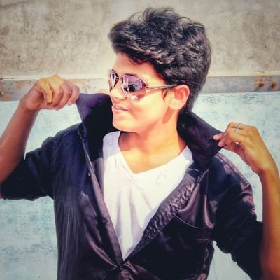 Thala veriyan.... kumari mainthan💚💛💜......Frdß for Ever...PhøTøgrAphY MenTal...Talk ØveR løAd BøY...Fun Bøy...All TiMe fav Brøß & FuNß & smilelY FacE...😁😘