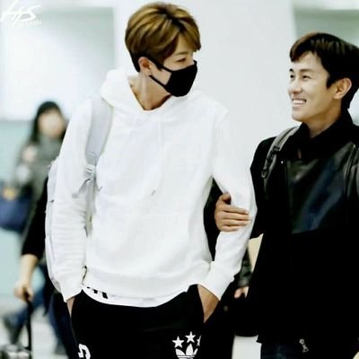 MlyQaTgupYTHB9Y's profile picture. 