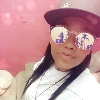 VOLTA! Gritou a Saudade, ..
LEMBRA! Disse a Memoria, ..
ESQECE! Escolheu a Razão'