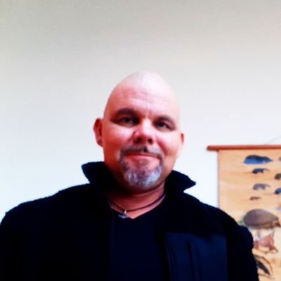 Newsjunk, freethinker, prepper. Realist. Single. Support Trump and Putin.