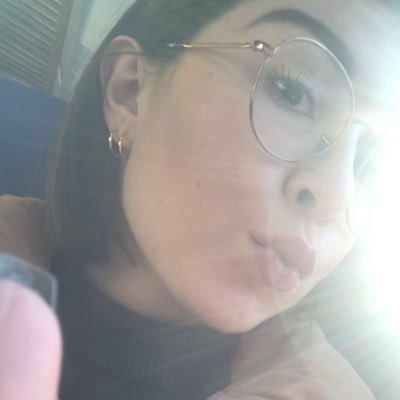 AmberMertens98's profile picture. 2️⃣1️⃣